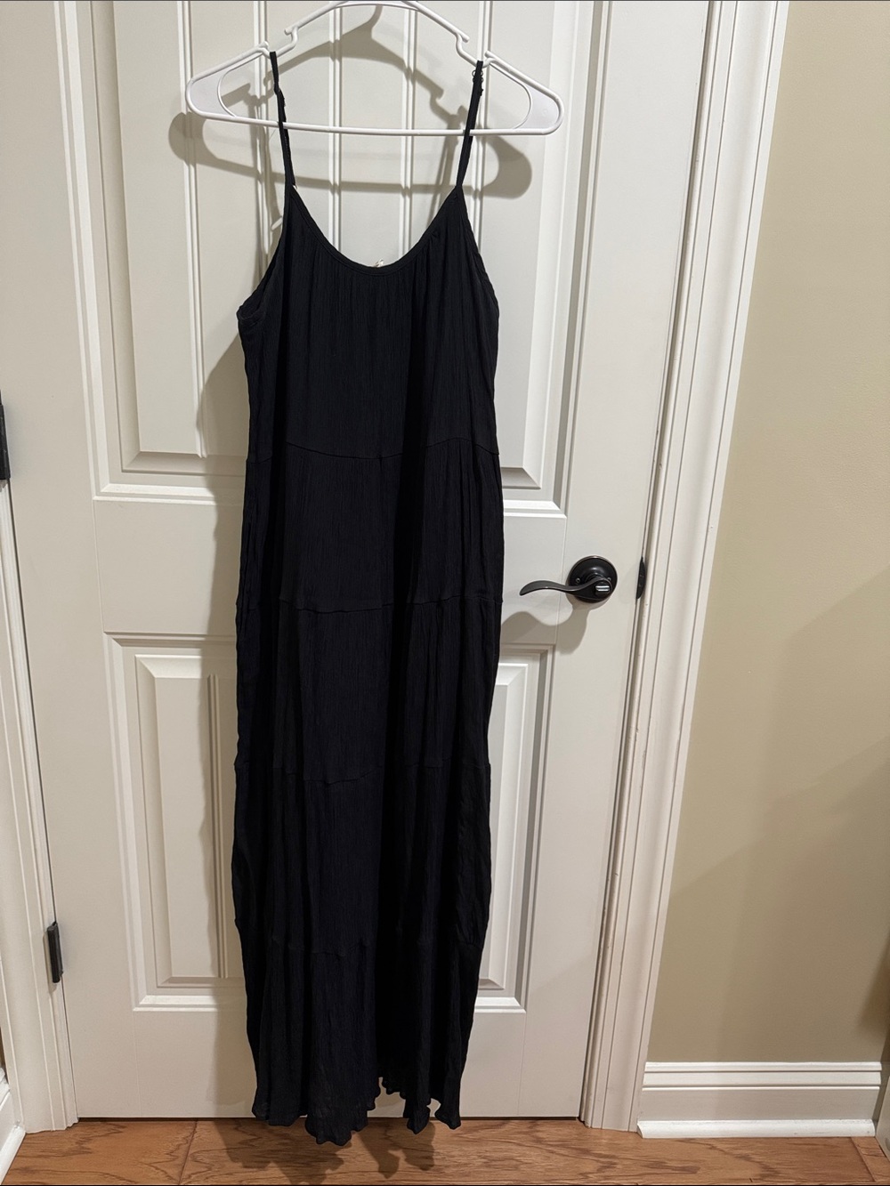eesome Black Spaghetti-Strap Tiered Maxi Dress